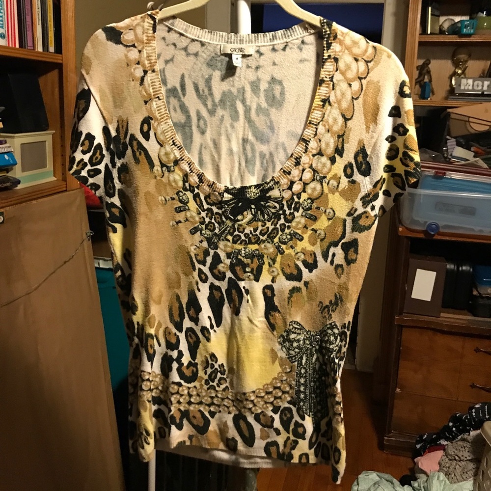 sweater tshirt caché